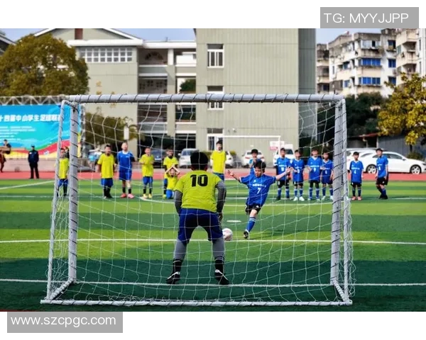 球星闪耀街头足球热潮点燃年轻一代激情舞动绿茵梦想